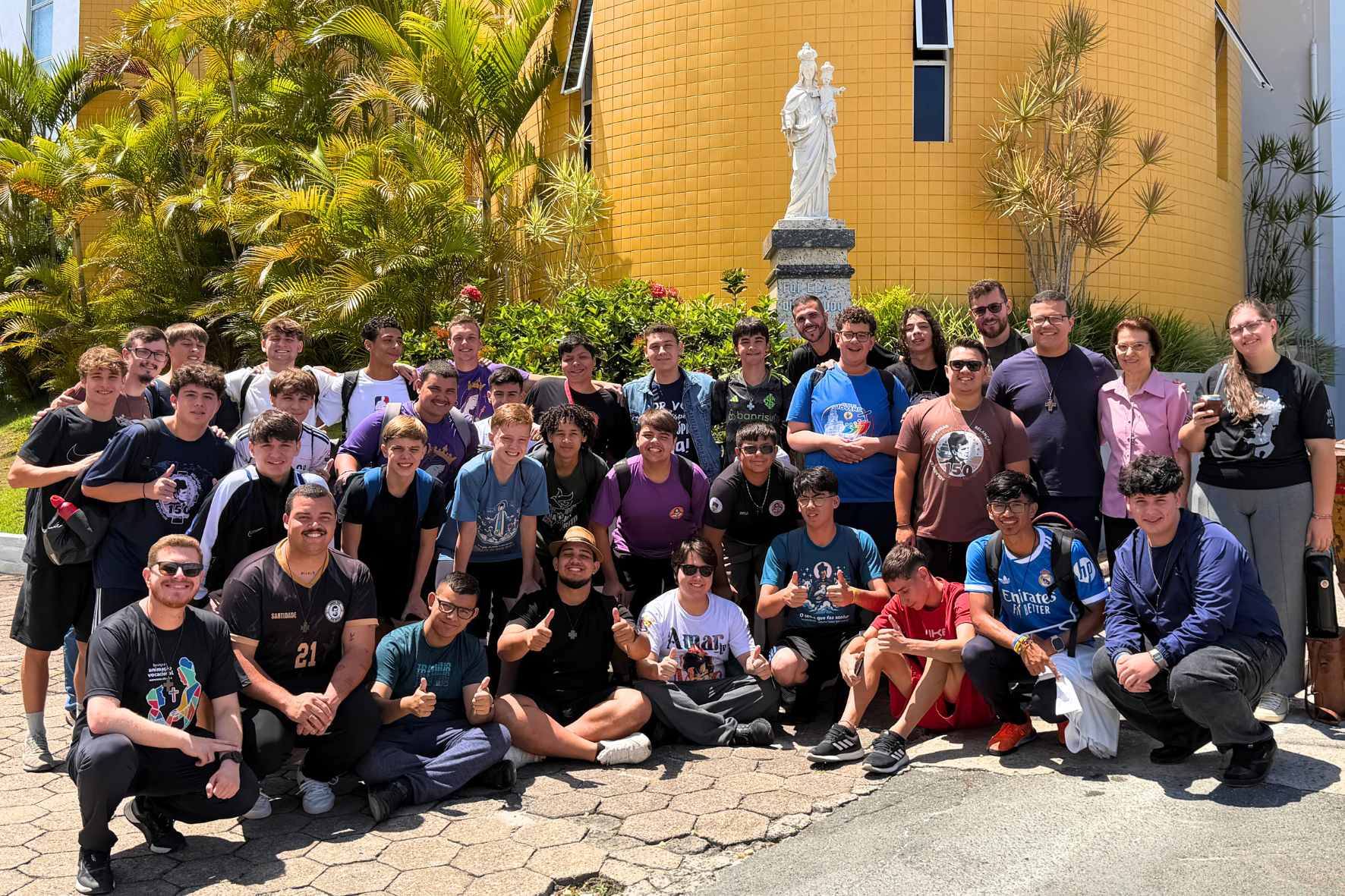 Colônia de Férias Vocacional promove visita de jovens ao Lar das Filhas de Maria Auxiliadora de Rio do Sul (SC)